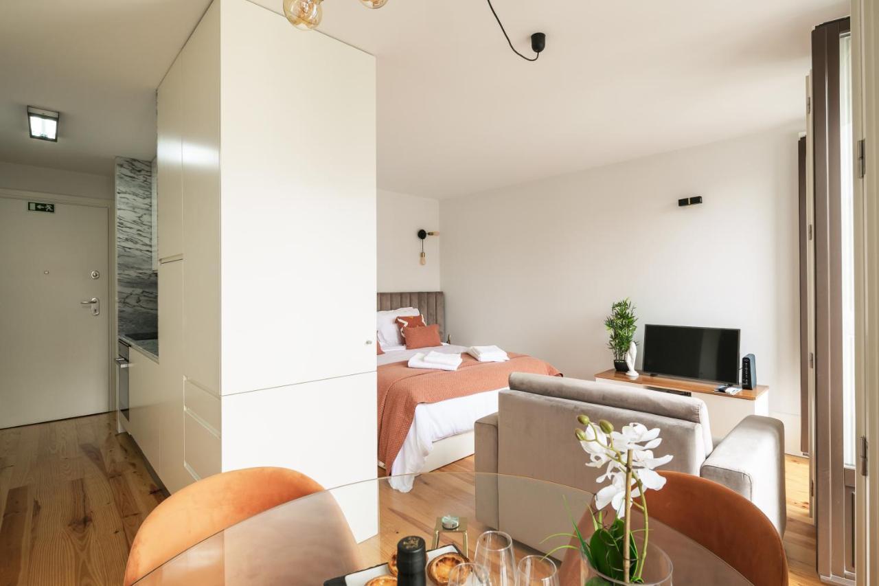 Bright Studio Near Douro River - With Balcony ポルト エクステリア 写真